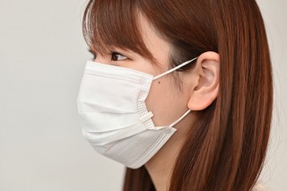 岡田商会、不織布マスクの内側に空間を作る専用フレーム「マスクのほね」を販売