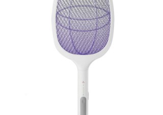 ミスターカード、卓上スタンドに設置できる電撃蚊取りラケットを発売