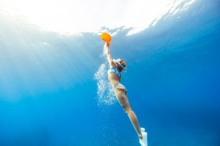 マグクルーズ、ワンアクションで水面へ浮上できる救命補助具「Mini Buddy 助ダッチ」を発売