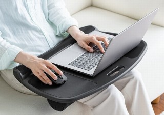 ひざ上で作業するために便利なパッドやポケット搭載の「ひざ上テーブル」発売