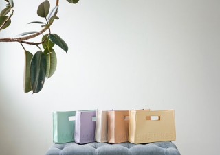 AMATERAS、販売開始前から注目を集めたバッグ「clutch bag」を発売