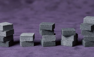 ヴィレヴァン、漆黒の角砂糖「シュクルノアール」を発売