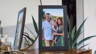 ネットギア、Wi-Fi接続に対応したデジタルフォトフレームを発売