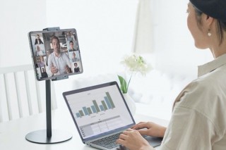 エレコム、スマホやタブレットをサブ画面として活用しやすい2タイプの卓上スタンドを発売