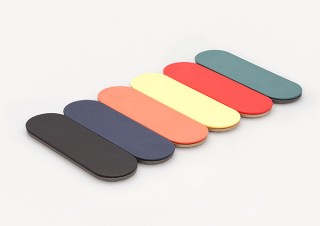 ケンコー・トキナー、ロック機構を搭載したスマホ用バンド「MOMOSTICK Lock プラス」を発売