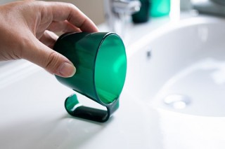 オカ、適度な傾斜ですばやく乾燥する「プリスベイスウィル タンブラー」を発売