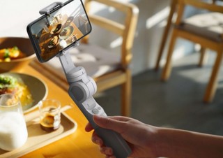 ワンタッチで自動開閉するスリムな3軸スマホジンバル「SNOPPA ATOM2」発売