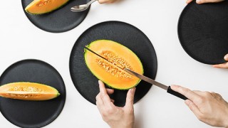 テント、まな板になるお皿「CHOPLATE 220mm」を発売