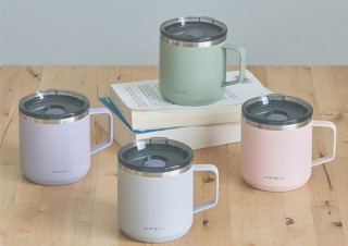 ドウシシャ、飲み物の適温をキープする「飲みごろカラーマグ」を発売