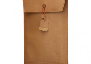 フォーカル、封筒のようにシンプルな本革MacBook Air用ケース