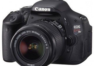 キヤノン、エントリー向けデジタル一眼レフカメラ「EOS Kiss X5」