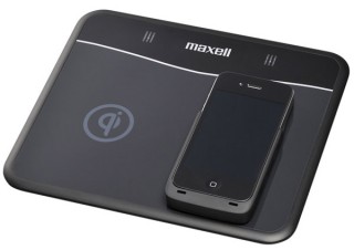 日立マクセル、Qi規格に準拠したiPhone4向けワイヤレス充電機器