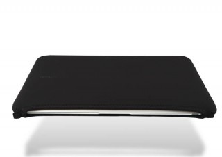 プレアデス、ダイビングスーツと同じ素材のMacBook Air11インチ用ケース