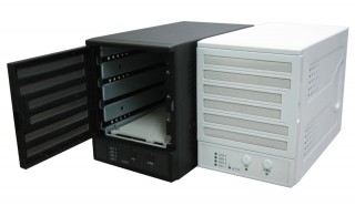 4台のHDDを搭載可能な2TBオーバー対応の外付けHDDケース