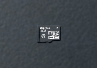 防水仕様の4GBmicroSDHCメモリカード