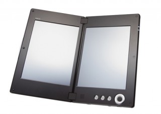 NEC、2画面ブックスタイルの企業向けAndroid端末「LifeTouch W」を発表