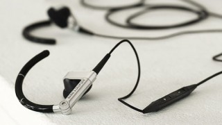 バング＆オルフセン、iPhone/iPodを操作できるヘッドセット「Earset 3i」