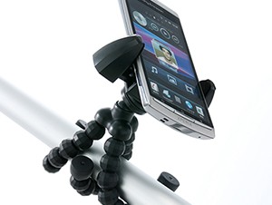 サンワサプライ、脚部が自在に変形可能なスマートフォン/デジカメ用三脚「200-CAM013」