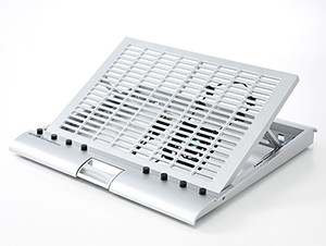 サンワサプライ、CPUの位置に合わせてファンの位置調節ができる多機能ノートPC冷却台「400-CLN016」