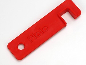 スペックコンピュータ、小さくて軽いiPhone4用スタンド「Piolo for iPhone4」の新色