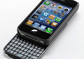 サンワサプライ、縦にスライドするキーボードを搭載したiPhone 4用ケースを発売