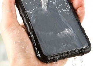 サンワサプライ、ケースのまま写真撮影可能なiPhone用防水ケース