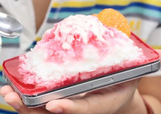 ストラップヤ、「かき氷」を模したiPhone4専用ケース