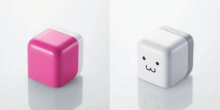 エレコム、家庭用コンセントからスマートフォンを充電できる、キューブ型USB充電器