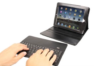 サンコー、着脱可能なBluetoothキーボードが付属する革製iPad2ケース