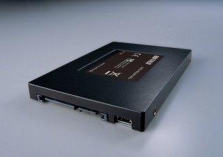 USBポート搭載、2.5インチSerialATA内蔵用SSD
