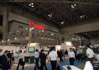 東京ビッグサイトで国内最大級の印刷機材展「IGAS 2011」が開幕