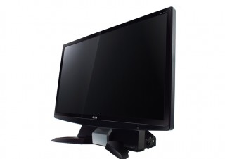 コントラスト比2万：1の24型液晶モニタ