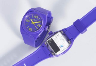 大日本印刷と和工、Felicaチップ搭載の腕時計「RISNY」を発表