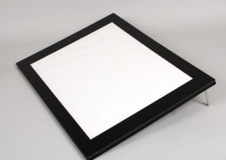 サンコー、LEDライトを搭載するUSB給電式トレース台のA3タイプを発売