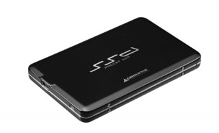 小型軽量で大容量64GBを実現したSSD