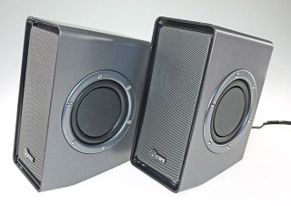 エバーグリーン、スタイリッシュなUSBコンパクトスピーカー