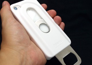スペック、栓抜きを内蔵したiPhone4S/4用ケース「OPENA」を発売