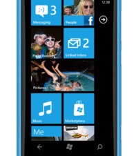 Nokia、「Windows Phone」搭載のスマートフォン2機種を発売
