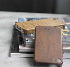 ソフトバンクBB、天童木工のiPhone4S/4向け木製ケースを発売