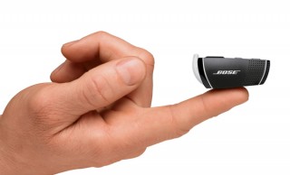 ボーズ、周囲の雑音に合わせて音量を最適化するBluetoothヘッドセット