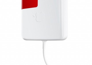 MacBookなどのアダプタにUSB電源ポートを加えられる「PlugBug」