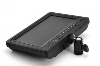 エバーグリーン、デジカメなどに装着できるHDMI接続の7型モニタを発売