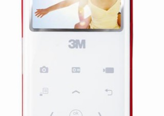 住友スリーエム、撮影した動画や画像をその場で投影できるビデオカメラプロジェクタ