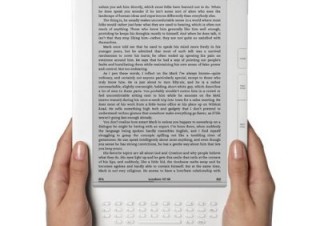 9.7型ディスプレイ搭載のKindle DX