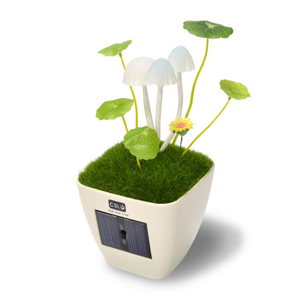 JTT、センサーでの自動点灯が可能な七色に光るキノコ型LEDライトを発売