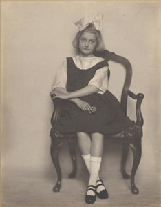 ニコラ・ペルシャイト「少女像」