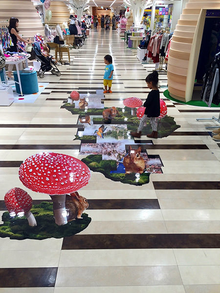 大阪府 アートなキッズファッションとペイントアートによる売場展開 Kids Journal Love Art デザインってオモシロイ Mdn Design Interactive