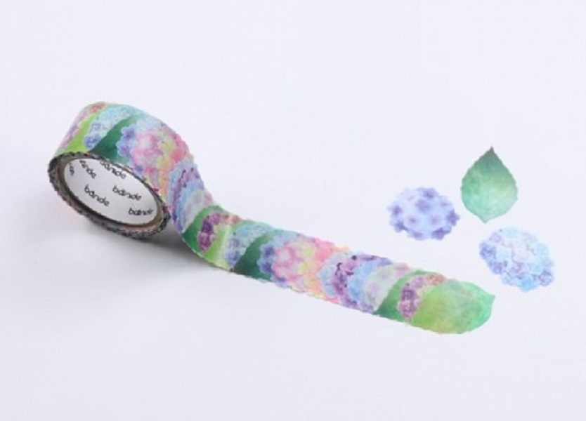 ヴィレッジヴァンガード 梅雨に身のまわりを彩る 紫陽花 のマスキングテープ登場 デザインってオモシロイ Mdn Design Interactive