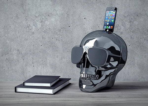 ドクロがサングラスから音を奏でる！ 個性派スピーカー「AeroSkull HD+ 