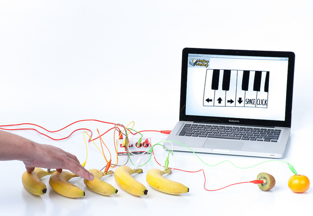 MakeyMakey(メイキーメイキー)